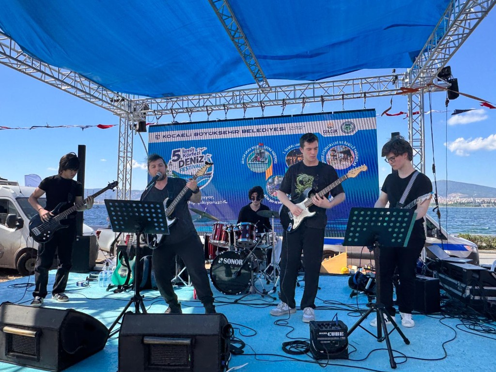Deniz Festivali, Değirmendere’yi renklendirdi