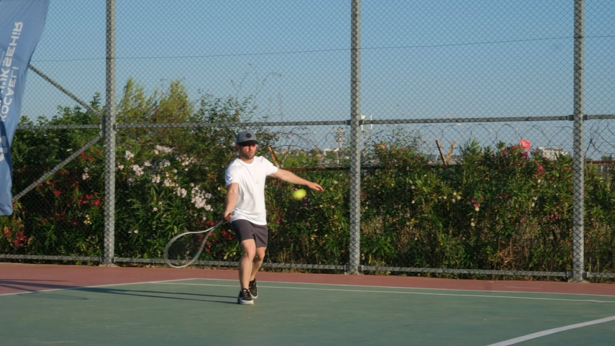 Herkes İçin Spor Tenis Turnuvası başladı