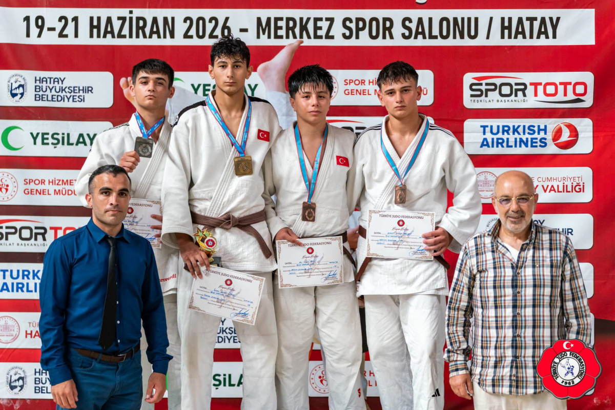 Kağıtspor, Kocaeli’yi sporun zirvesine taşıdı