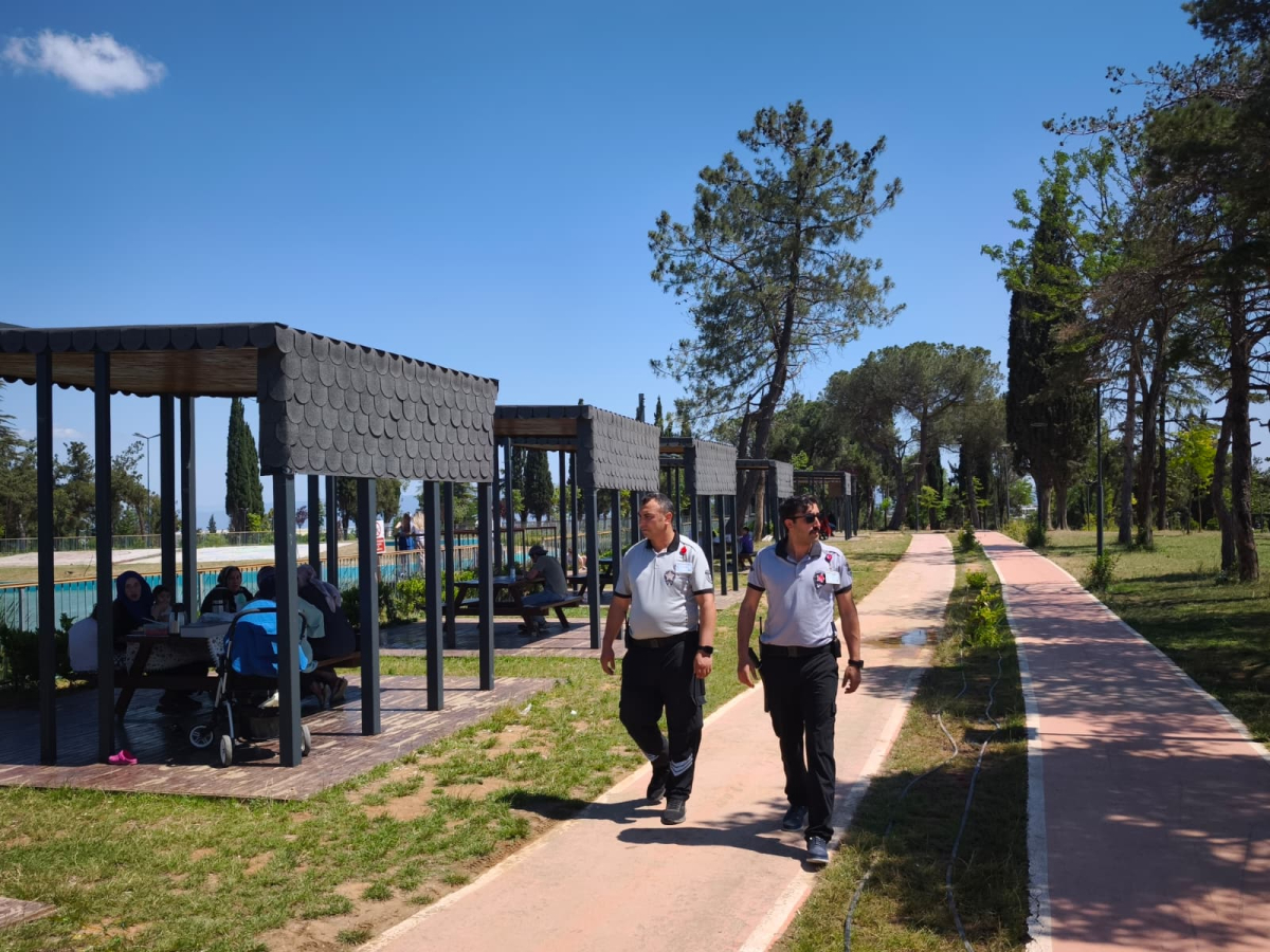 Kameralar ve ekipler iş başında, güvenlik zirvede