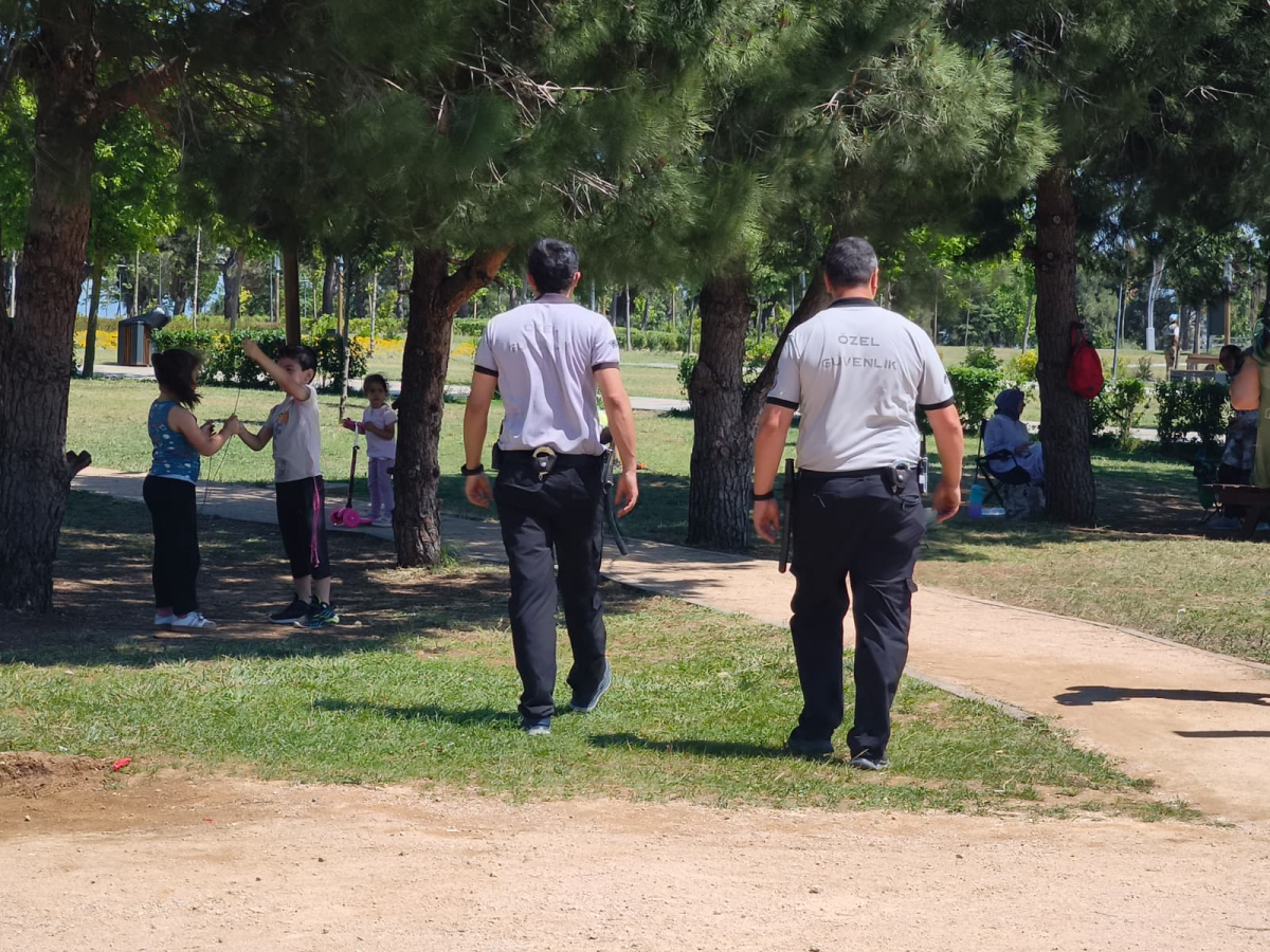 Kameralar ve ekipler iş başında, güvenlik zirvede