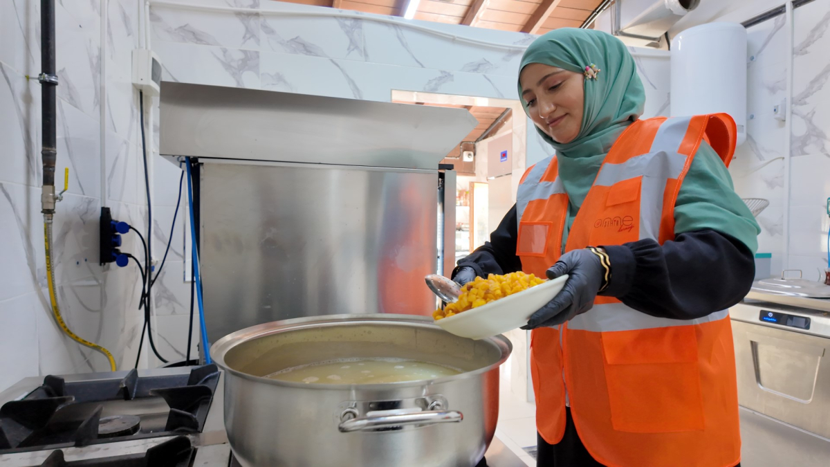 Aşure bereketi Saygınlar Kulübü’ne taşındı