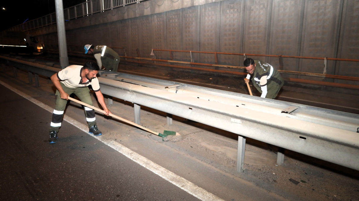 Eskihisar Feribot Yolu Alt Geçidi’nde gece mesaisi