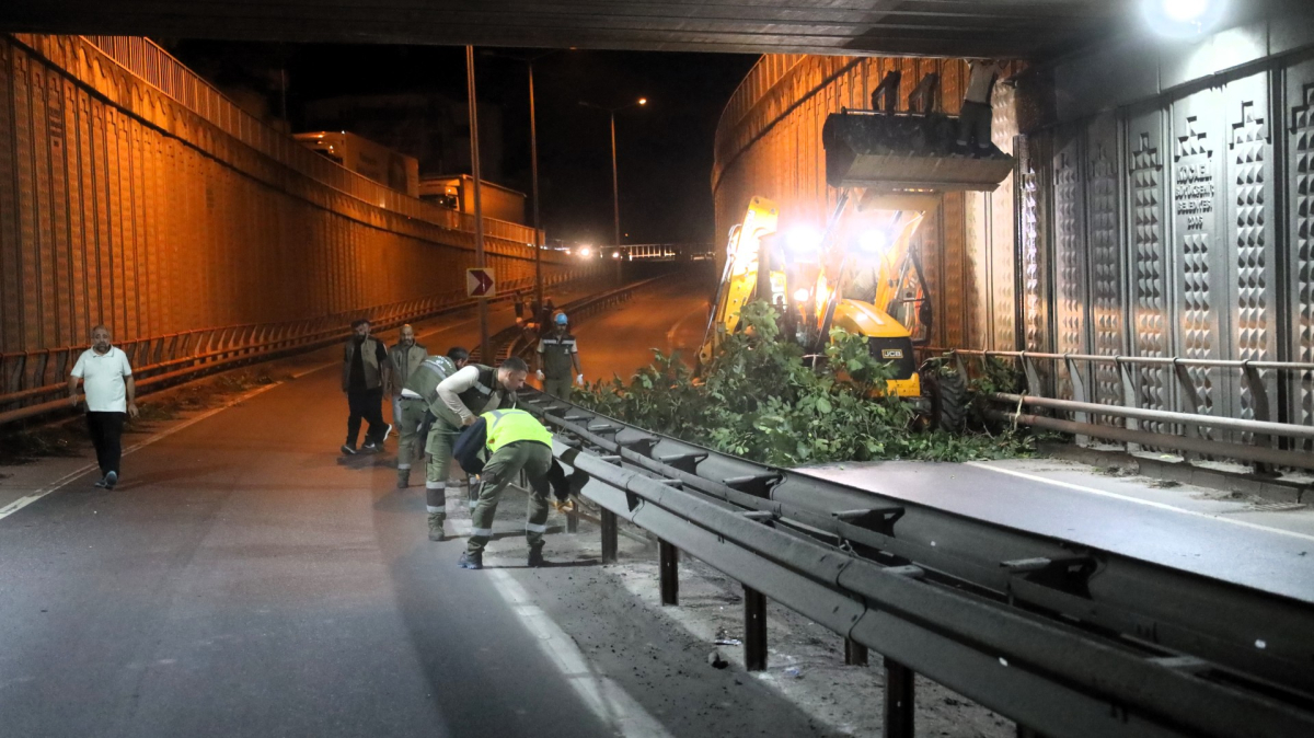Eskihisar Feribot Yolu Alt Geçidi’nde gece mesaisi