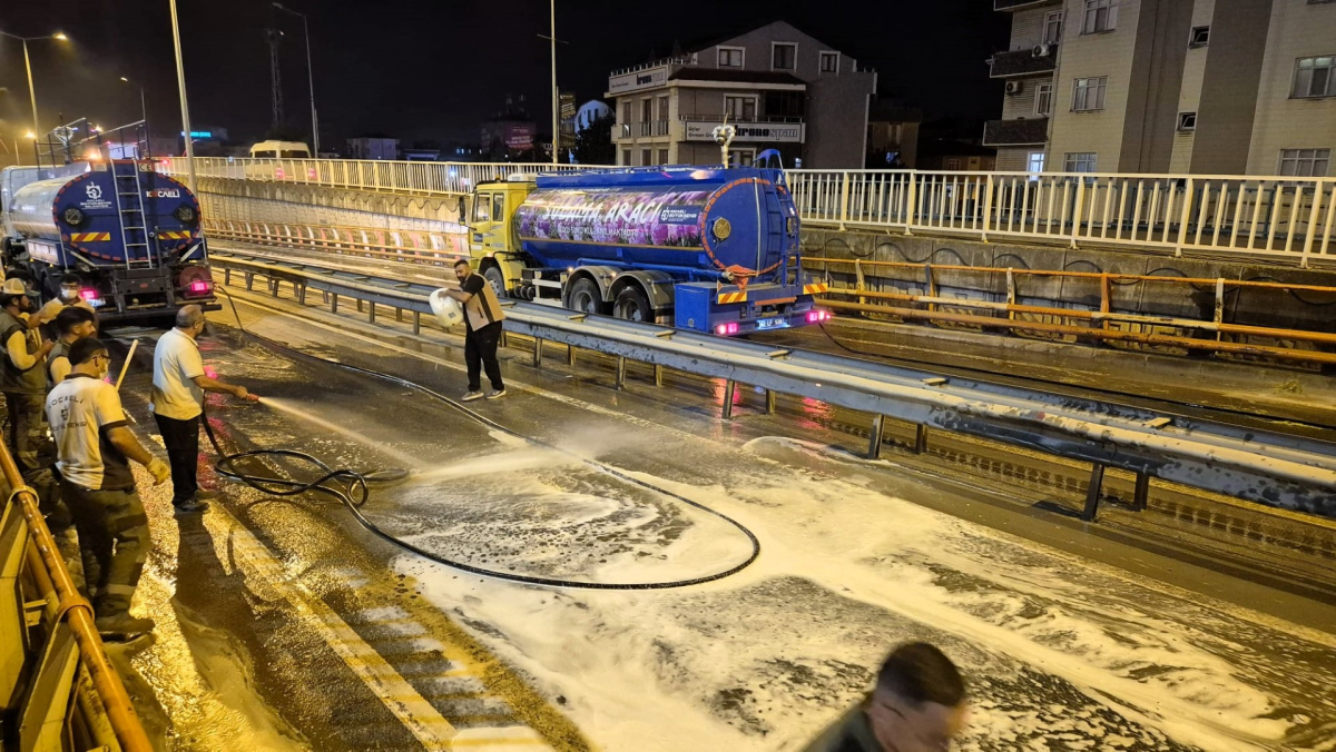 Eskihisar Feribot Yolu Alt Geçidi’nde gece mesaisi