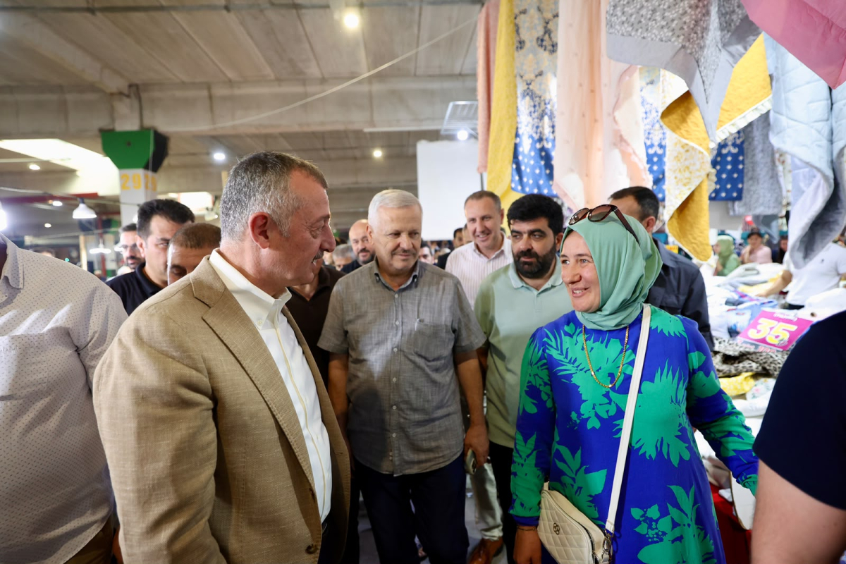 Aşure kazanı kardeşlik için kaynadı
