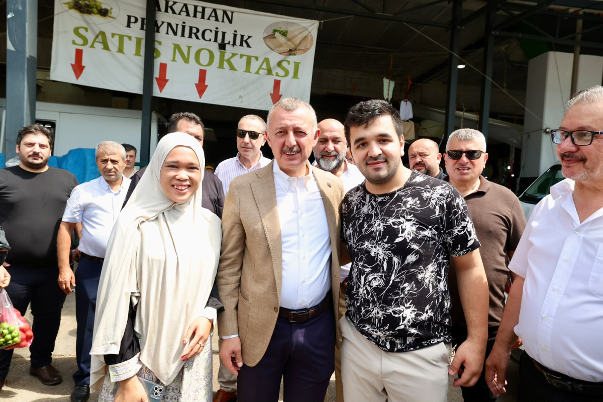 Aşure kazanı kardeşlik için kaynadı