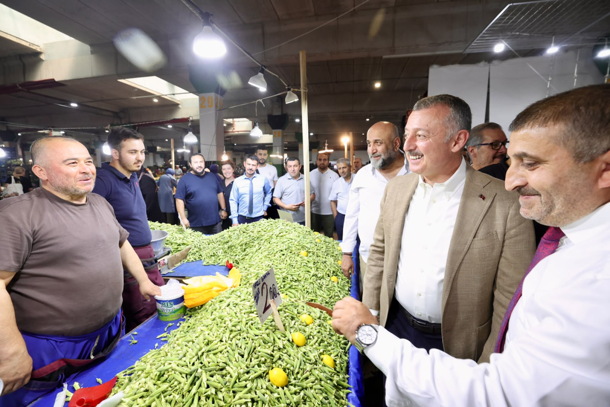Aşure kazanı kardeşlik için kaynadı