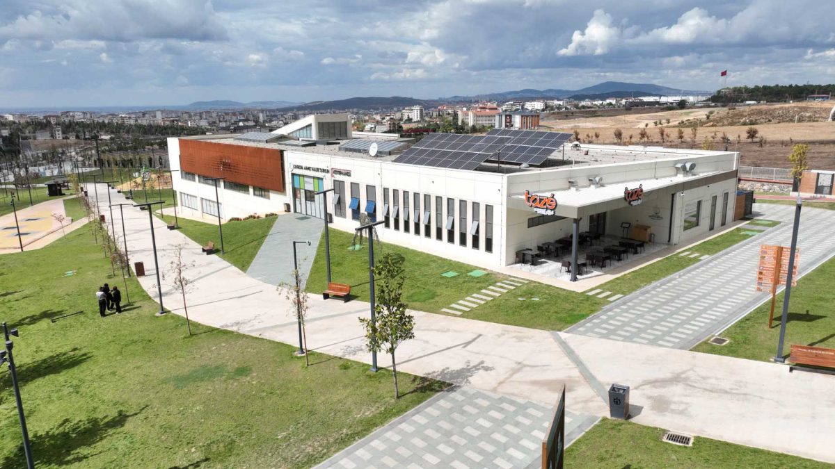 Meydanlar, “Mutlu Şehir Kocaeli’ye” hayat veriyor
