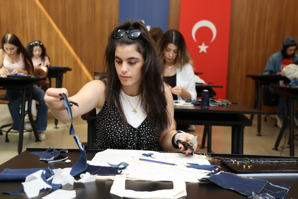 Moda Akademisi’nde hayal gücü kumaşla buluşuyor