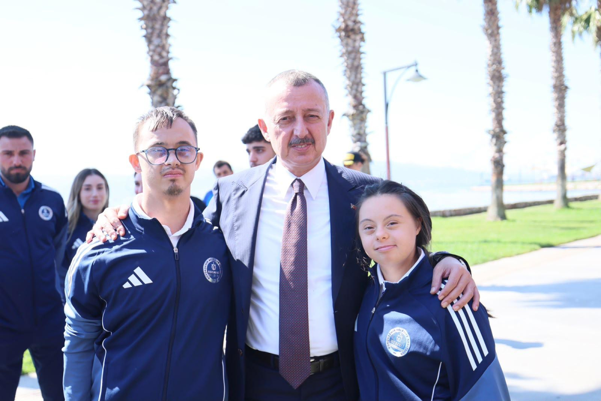 Başkan Büyükakın başarılı sporcularla buluştu