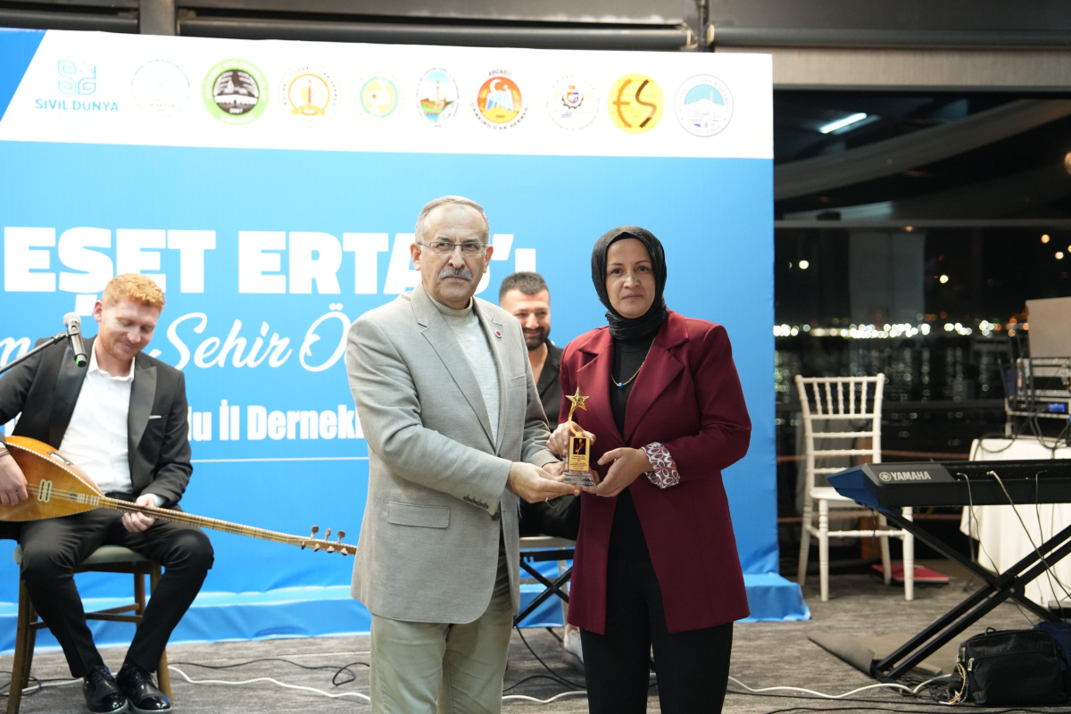 Büyükşehir’den Bozkırın Tezenesi’ne vefa gecesi