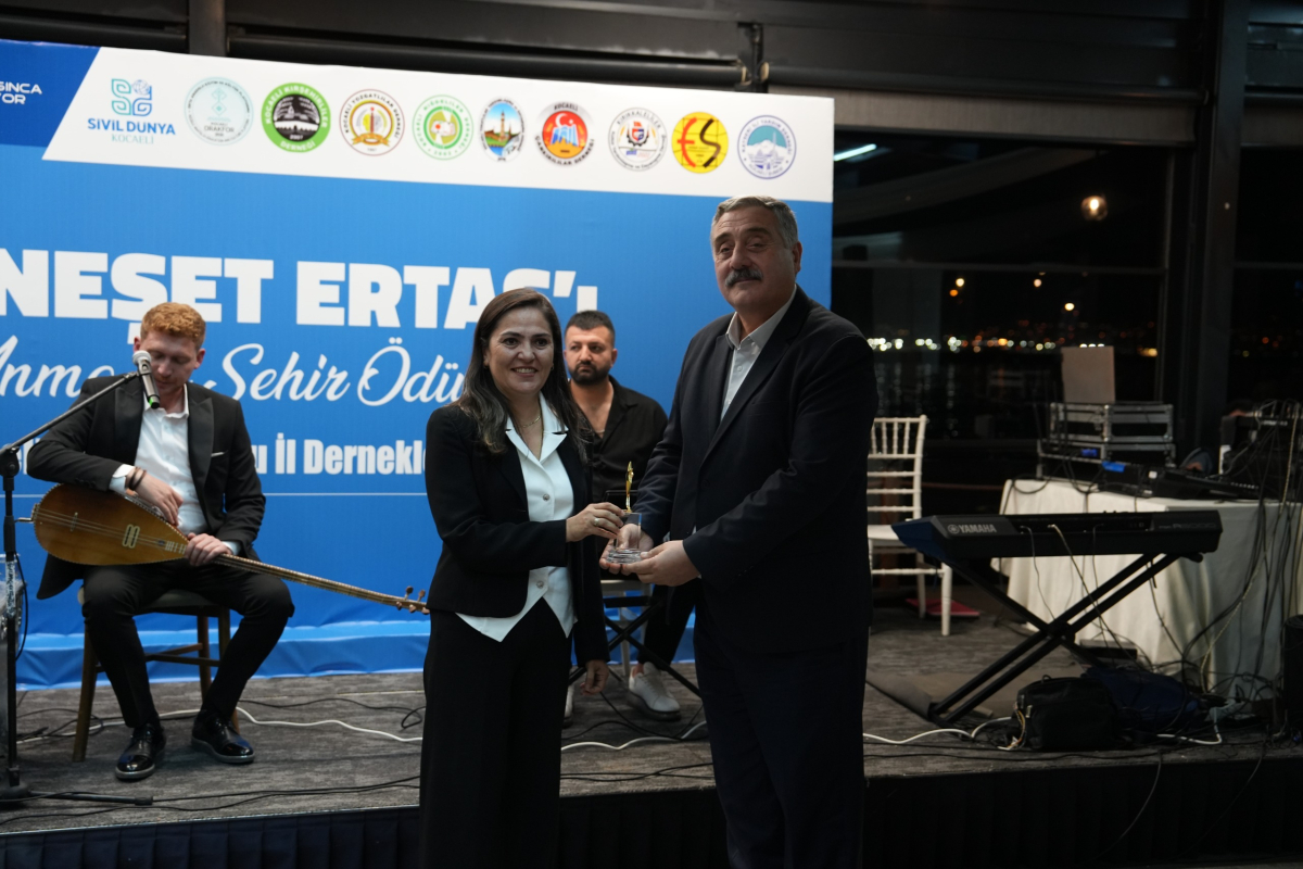 Büyükşehir’den Bozkırın Tezenesi’ne vefa gecesi
