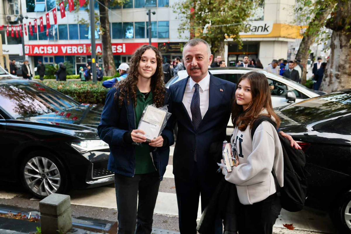 Ağaçlar, 16. kez kitap açtı!