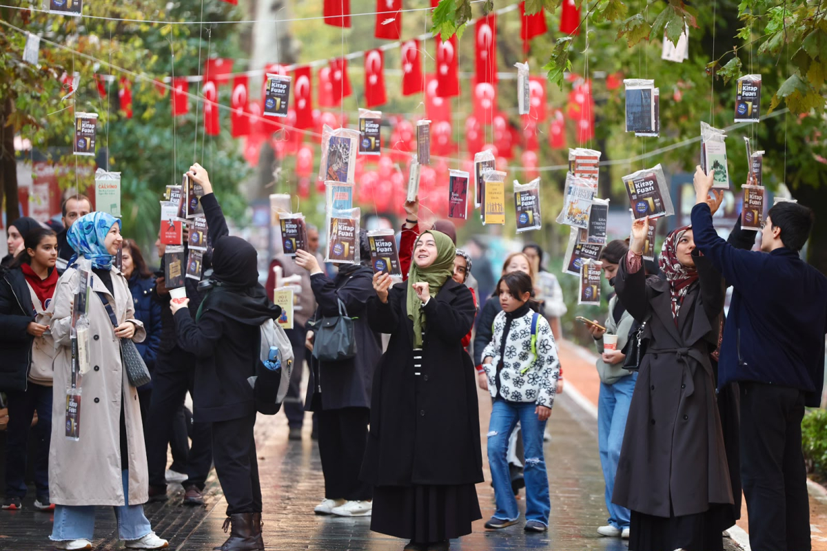 Ağaçlar, 16. kez kitap açtı!