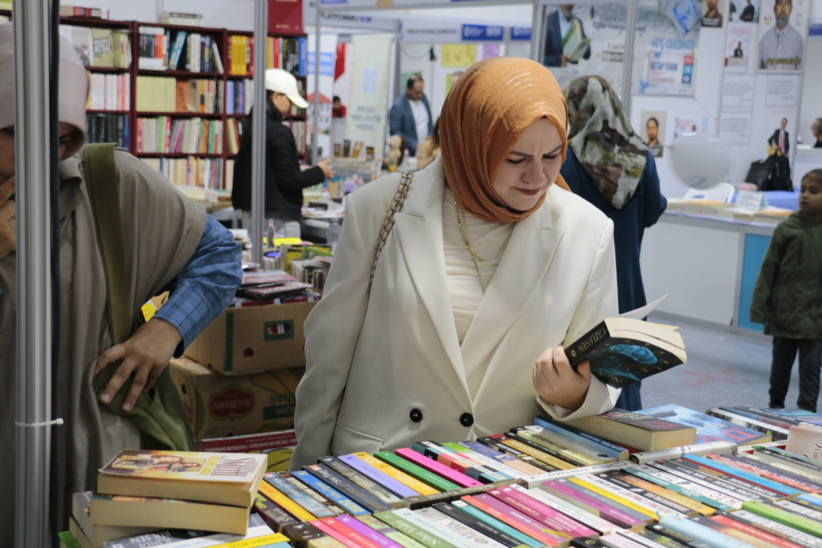 Kitapseverler sahaflarda geçmişin izini sürüyor