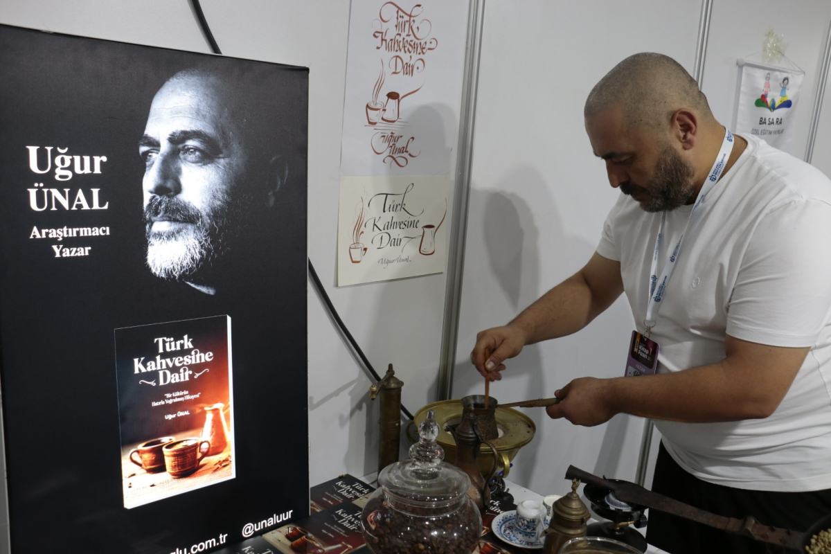 Kahvenin hikâyesi Kitap Fuarı’na taşındı
