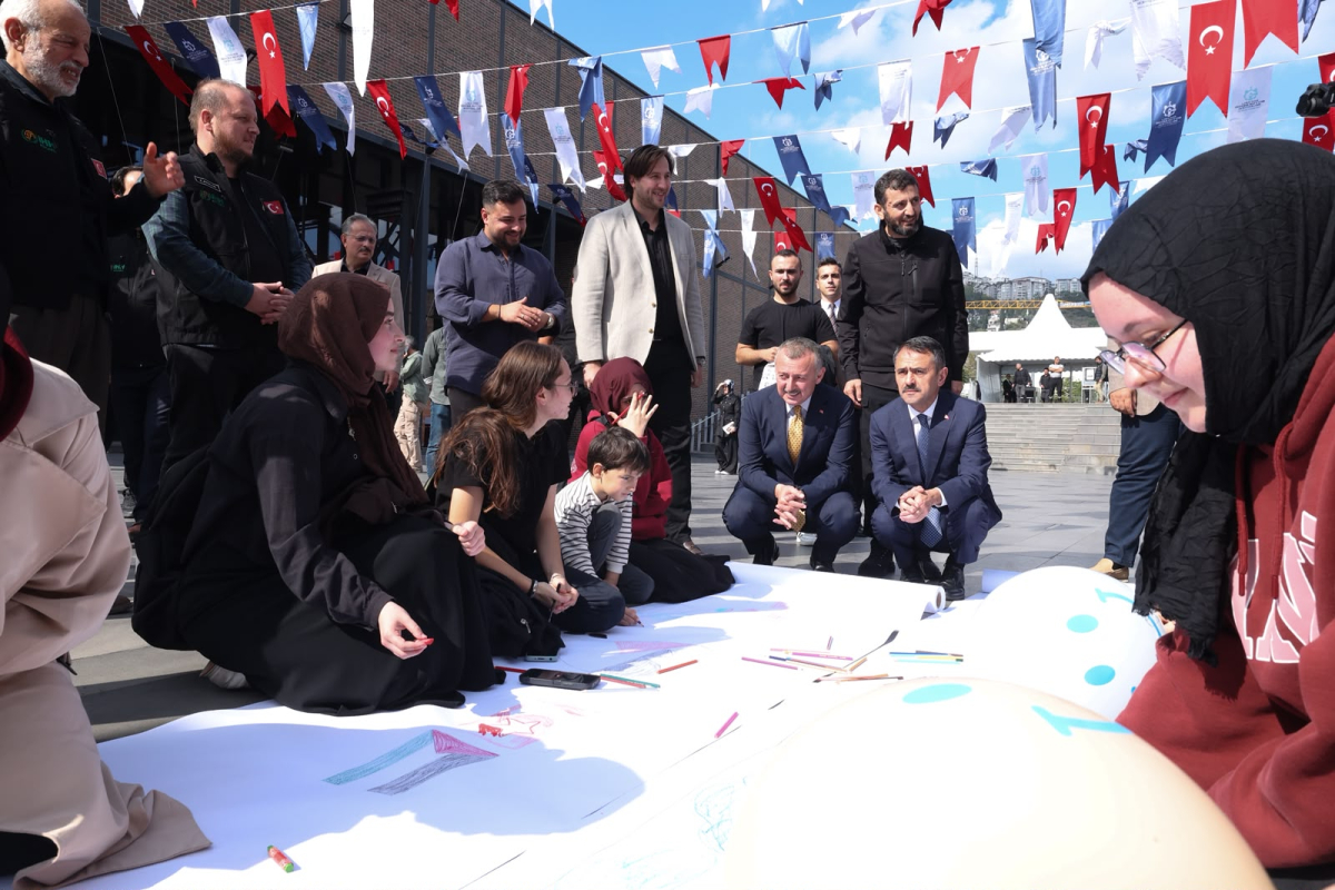 “Nehirden denize özgür Filistin!”