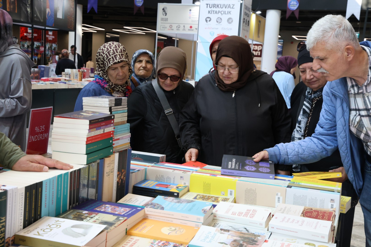 Saygınlar kitap şöleninde buluştu