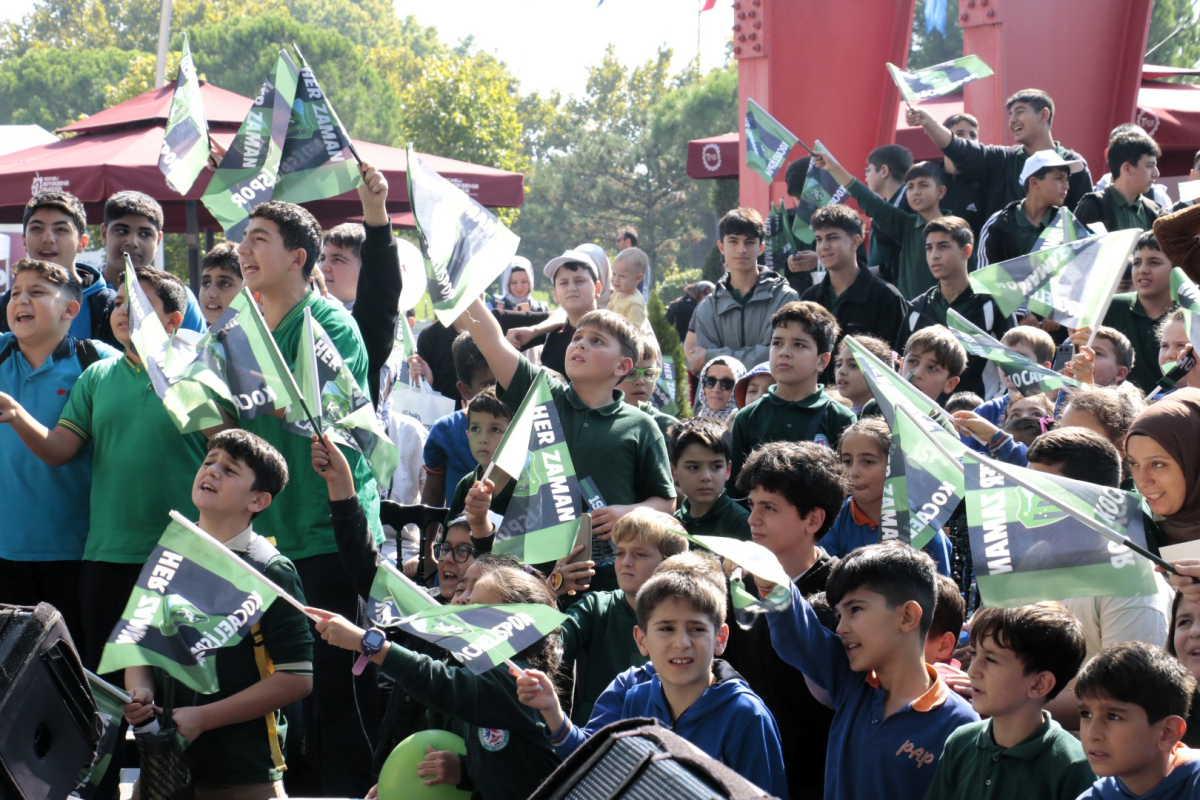 Kitap Fuarı’nda tribünleri aratmayan coşku