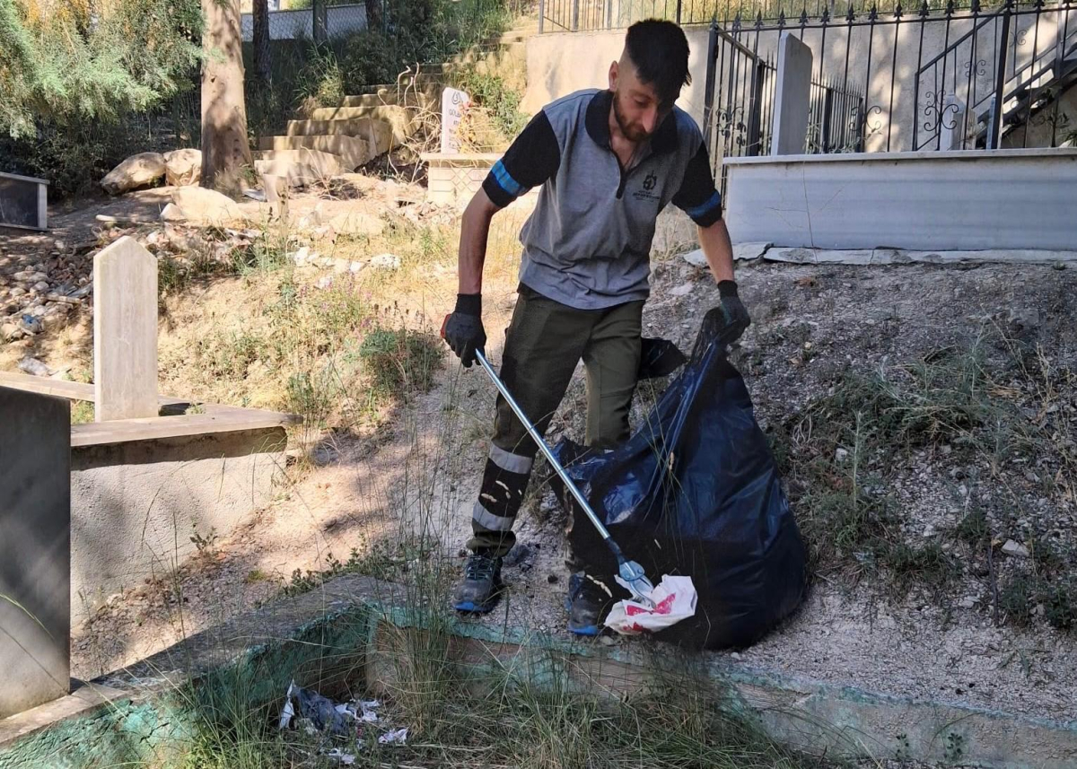 İzmit’te mezarlıklar Büyükşehir’le daha düzenli