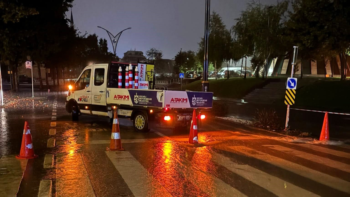 Büyükşehir teyakkuzda, ekipler görev başında