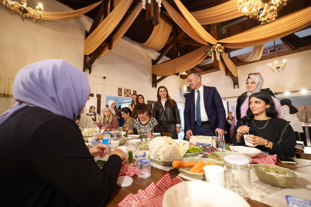 Başkan Büyükakın: “Sizler mutlu olun diye çalışıyoruz”