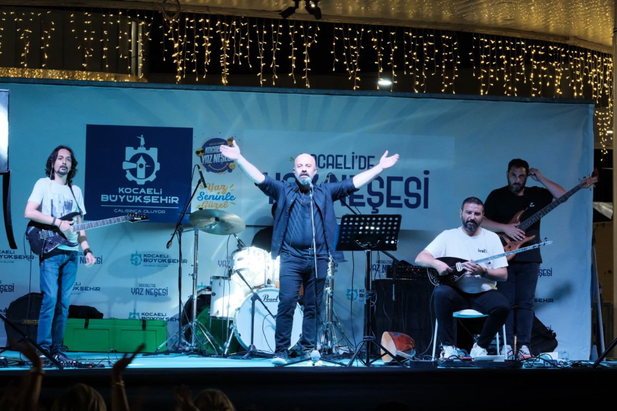 Afak Meydanlı coşturdu, Can Dostlar neşe kattı