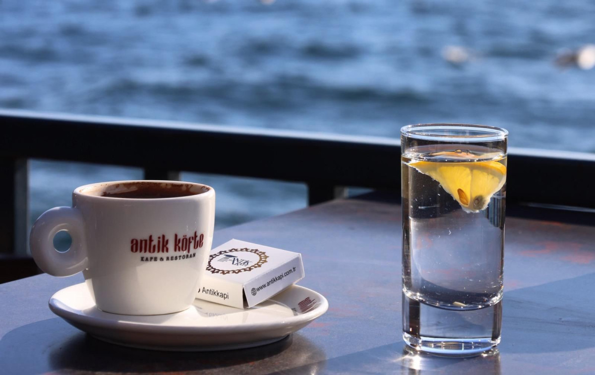 40 yıl hatırı olan dostluklar  Antikkapı'da tazeleniyor 