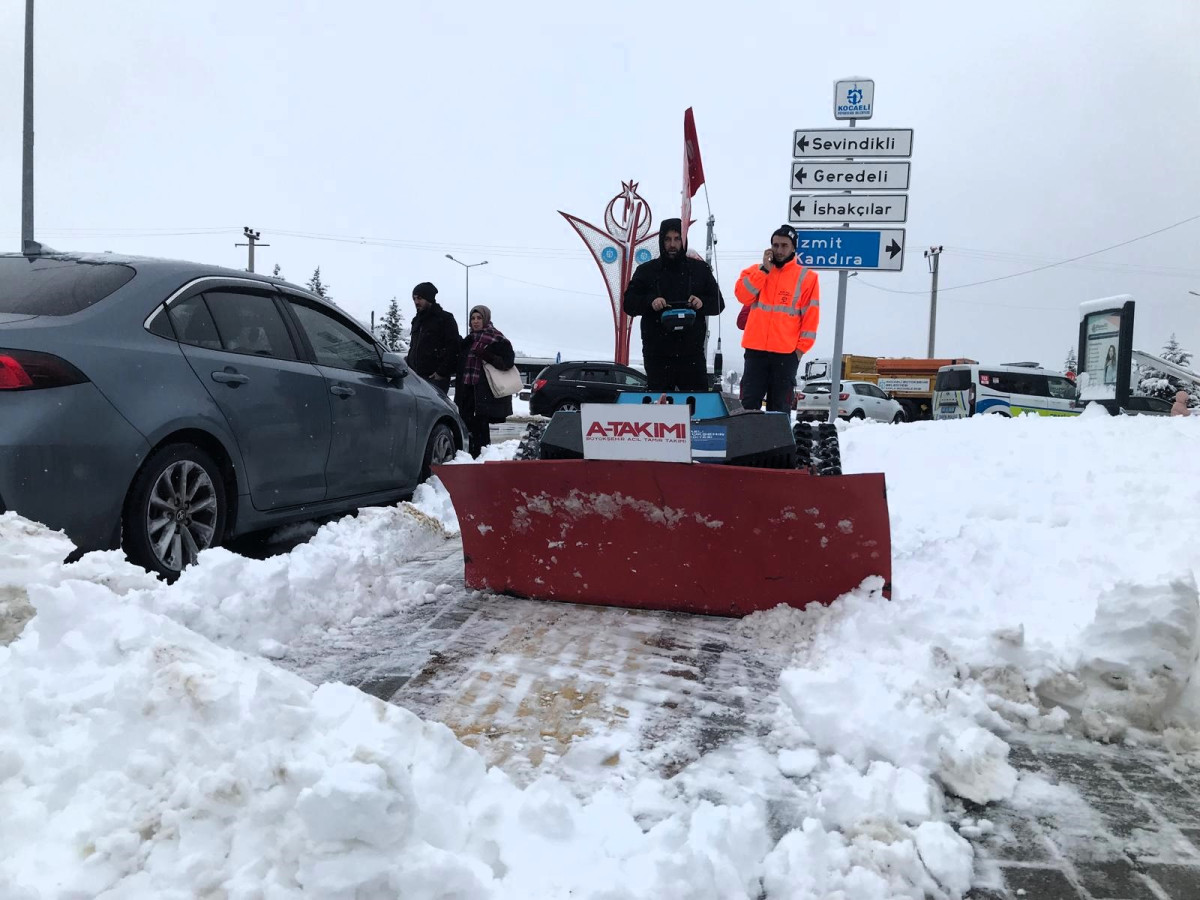 Büyükşehir’den karla mücadelede robotik teknoloji