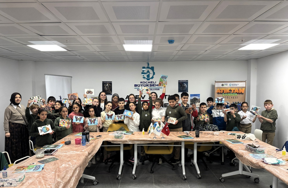 Atık malzemeleri sanata dönüştürdüler