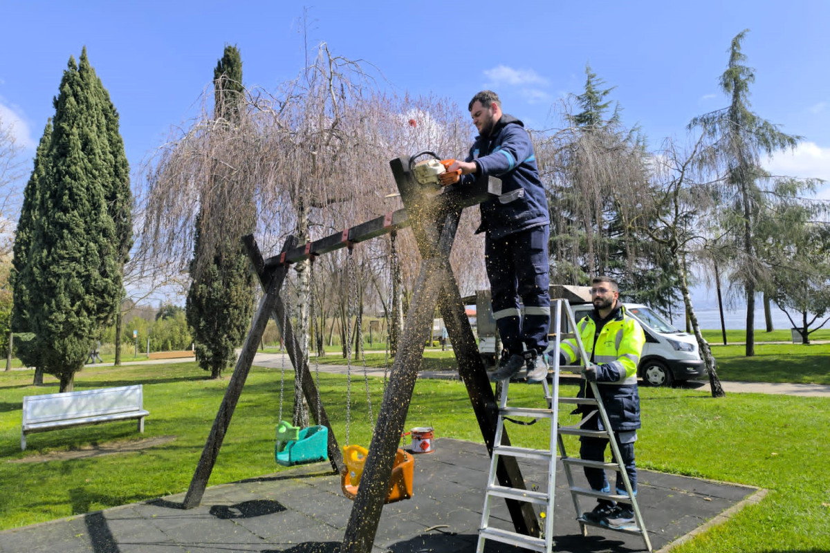 Büyükşehir, Sekapark’taki çocuk oyun alanlarını yaza hazırlıyor;