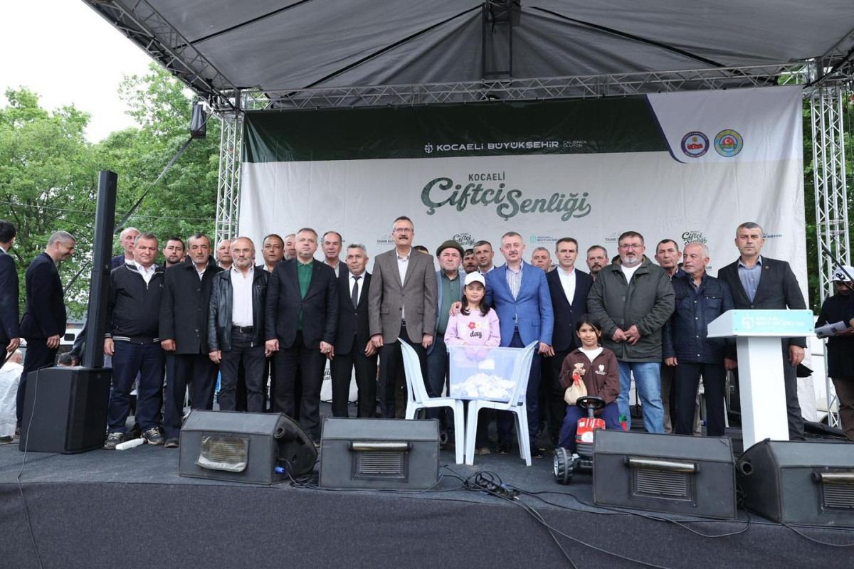 Büyükşehir’in Çiftçi Şenliği bereketiyle kutlandı