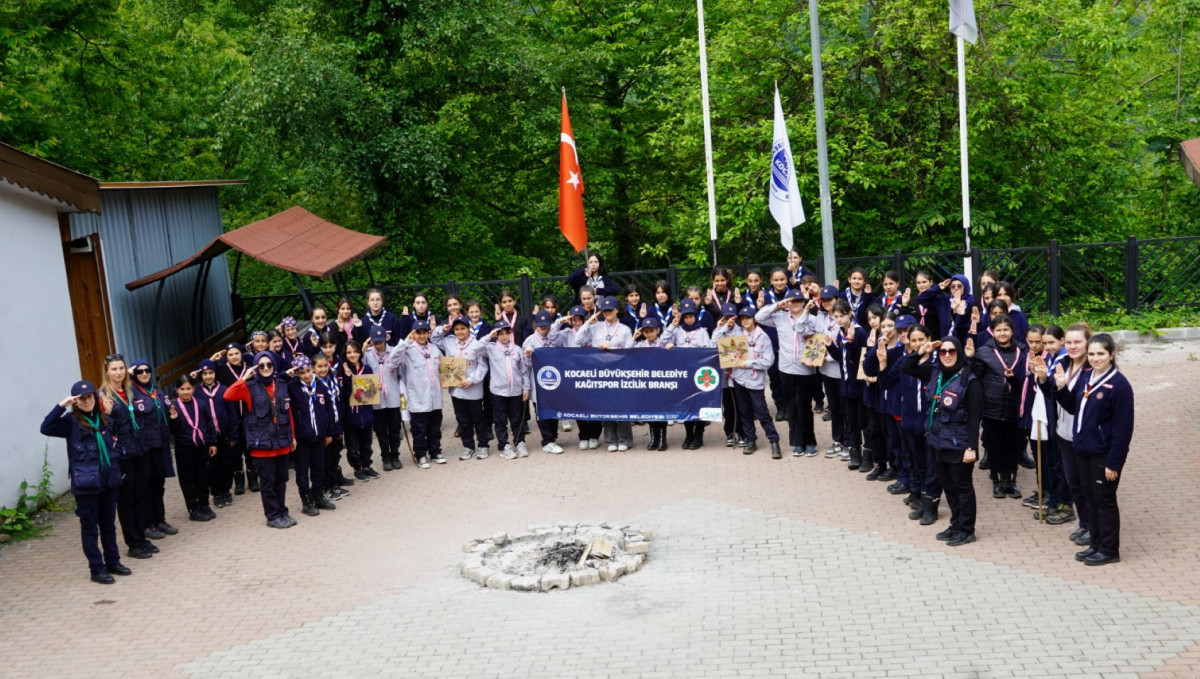 Kağıtsporlu İzciler eğitim kampında buluştu