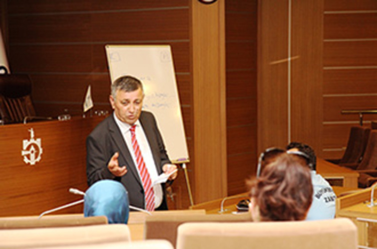 Büyükşehir'in eğitimcilerine iletişim semineri