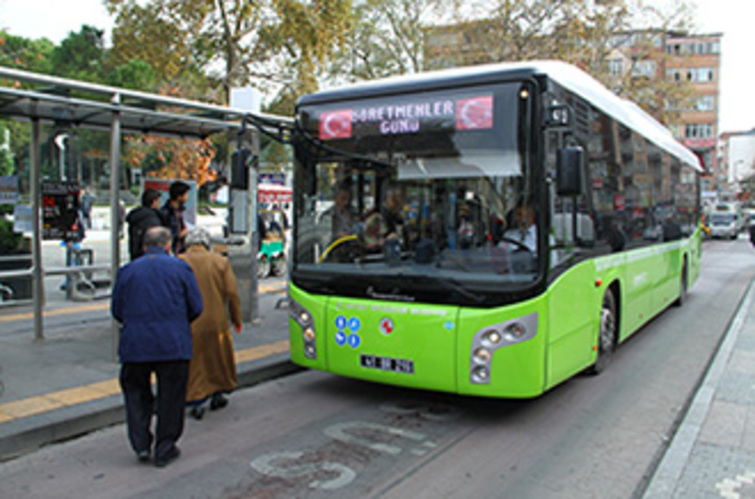 Büyükşehir'in otobüslerinde öğretmenlere kutlama mesajı