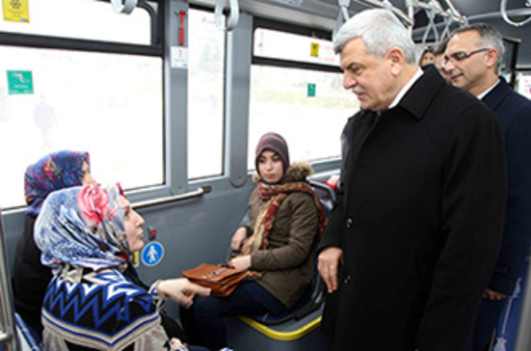 Başkan Karaosmanoğlu, ‘'Vatandaşımızın ulaşımda yüzü gülüyor''