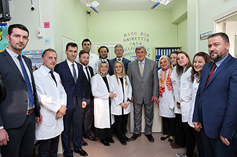 Başkan Karaosmanoğlu, ‘'Gölcük'te Bilgi Evi ve KO-MEK Merkezini ziyaret etti''