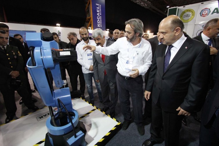 Başbakan Yardımcısı Işık'tan Gebzeli Atak Robota özel ilgi