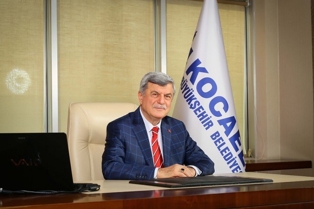 Kocaeli Büyükşehir Belediye Başkanı İbrahim Karaosmanoğlu, yayınladığı bir mesajla hemşerilerinin ve tüm İslam âleminin Kadir Gecesi'ni kutladı 