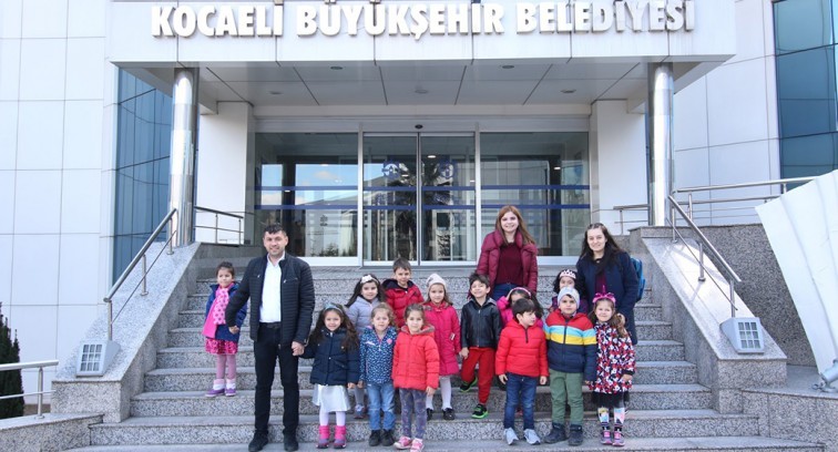 Minik öğrencilerden Büyükşehir'e ziyaret