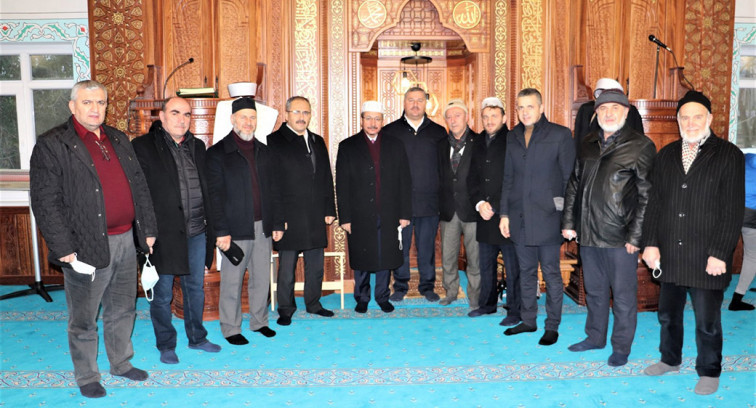 Büyükşehir'in desteğiyle Kartepe'de yapılan cami ibadete açıldı