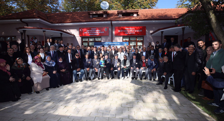 Şehit Yakınları ve Gazi Kültür Evi Hizmet Binası törenle açıldı 