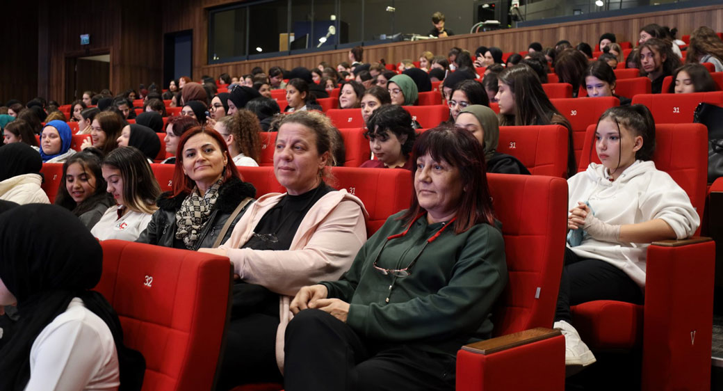 Büyükşehir'den öğrencilere  10 Kasım'a özel film gösterimi