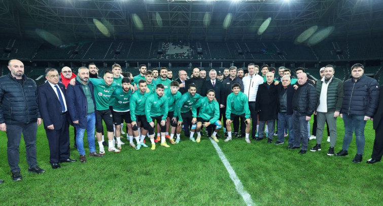 Büyükakın'dan kritik maç öncesi Kocaelispor'a moral ziyareti
